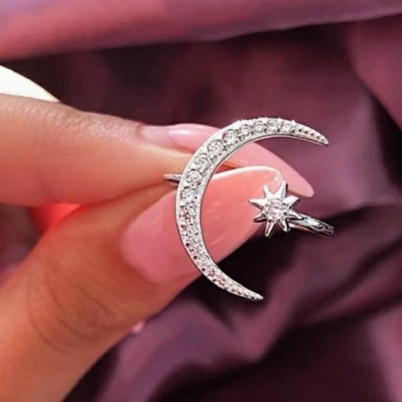 New Silver Crescent Moon & Star Resizeable Ring, cute Ring, shiny Ring. - Picture 4 of 9